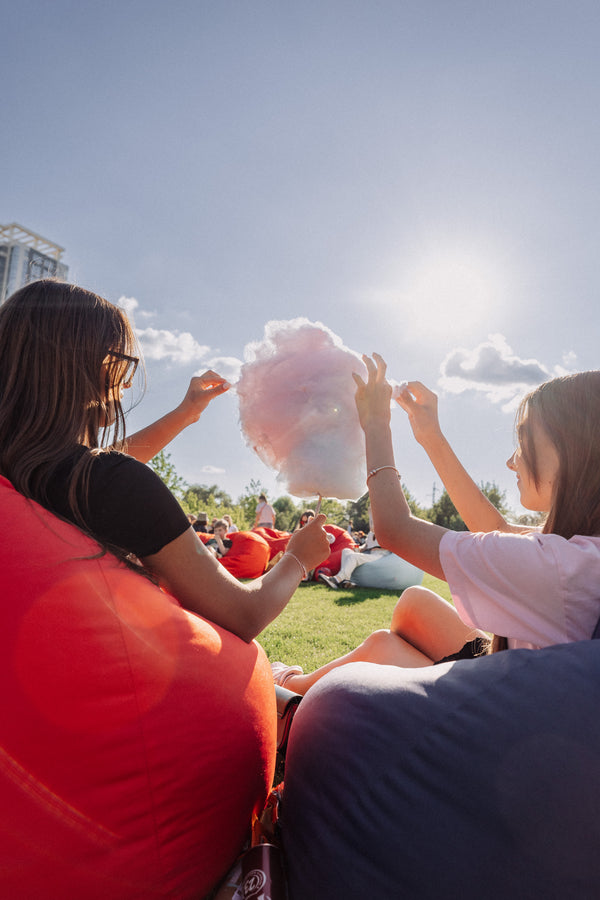 Разом із River Mall відкрили сезон вінілових пікніків на березі Дніпра☀️