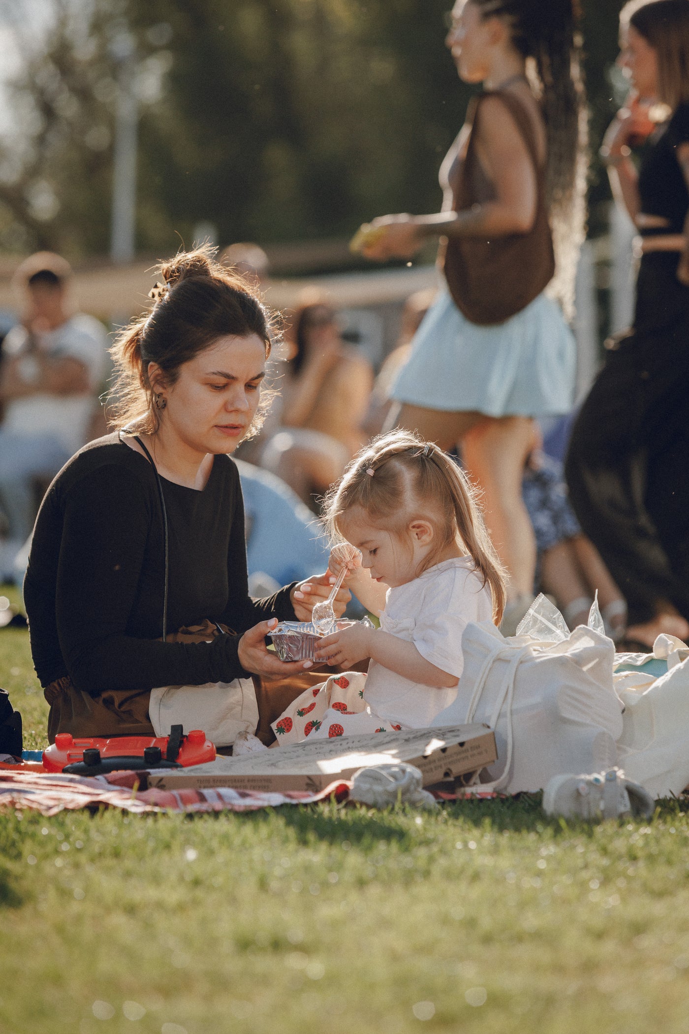 Разом із River Mall відкрили сезон вінілових пікніків на березі Дніпра☀️