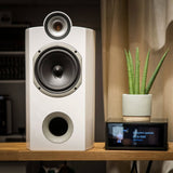 Triangle Signature THETA - White piano lacquer